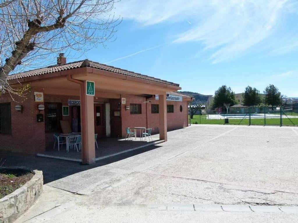 Bungalow & Camping Fuente De Regrustan