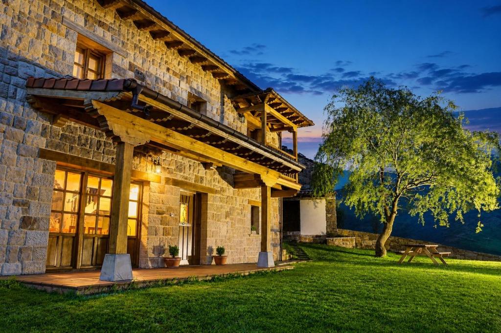 La Casa de Bustantegua