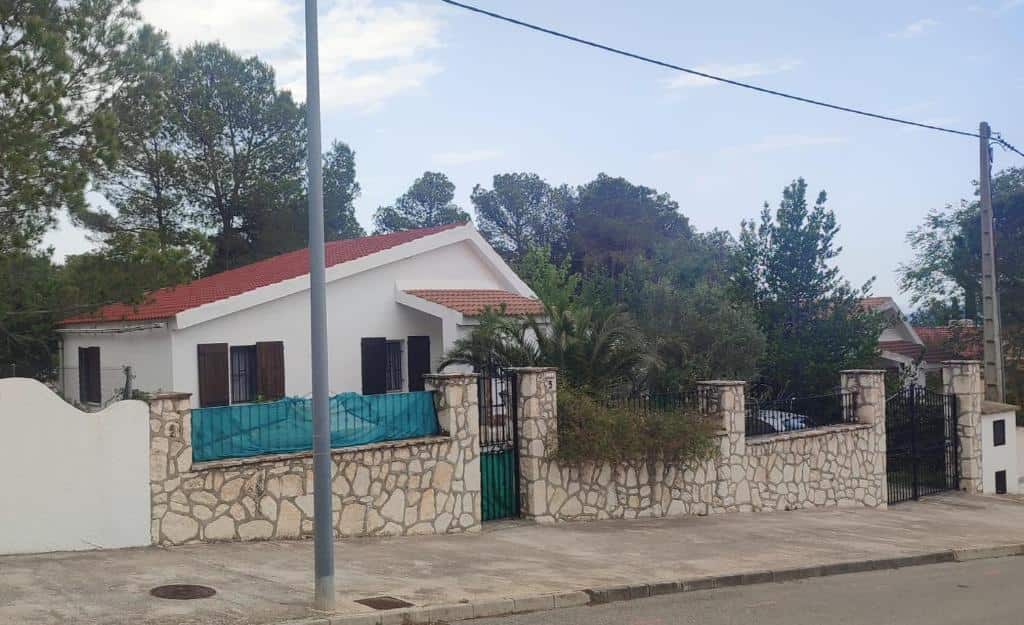 Casa Refugio Entre Pinos y Romeros