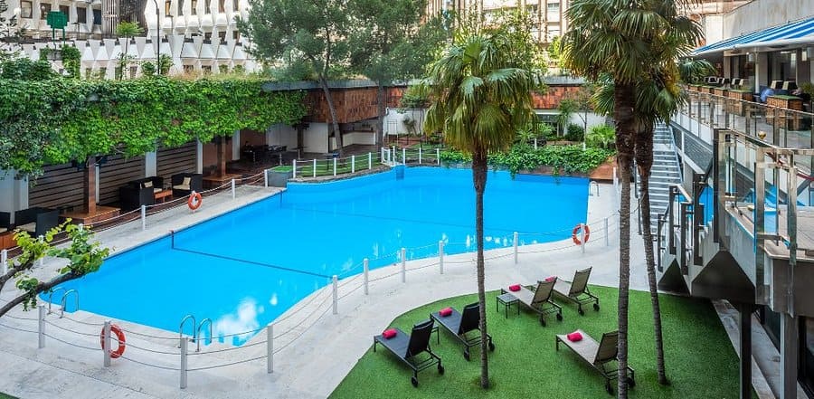 piscina hotel Melia Castilla Madrid